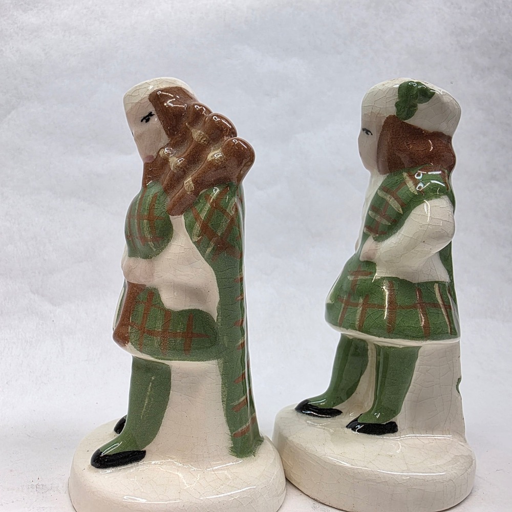 Scottish Salt Pepper Shakers 4.25" Green Vintage Bagpiper Highland Dancer Tartan - Picture 7 of 9